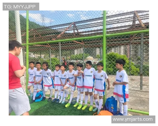 足球明星们的经典动作解析与技巧分享让你也能成为球场上的焦点